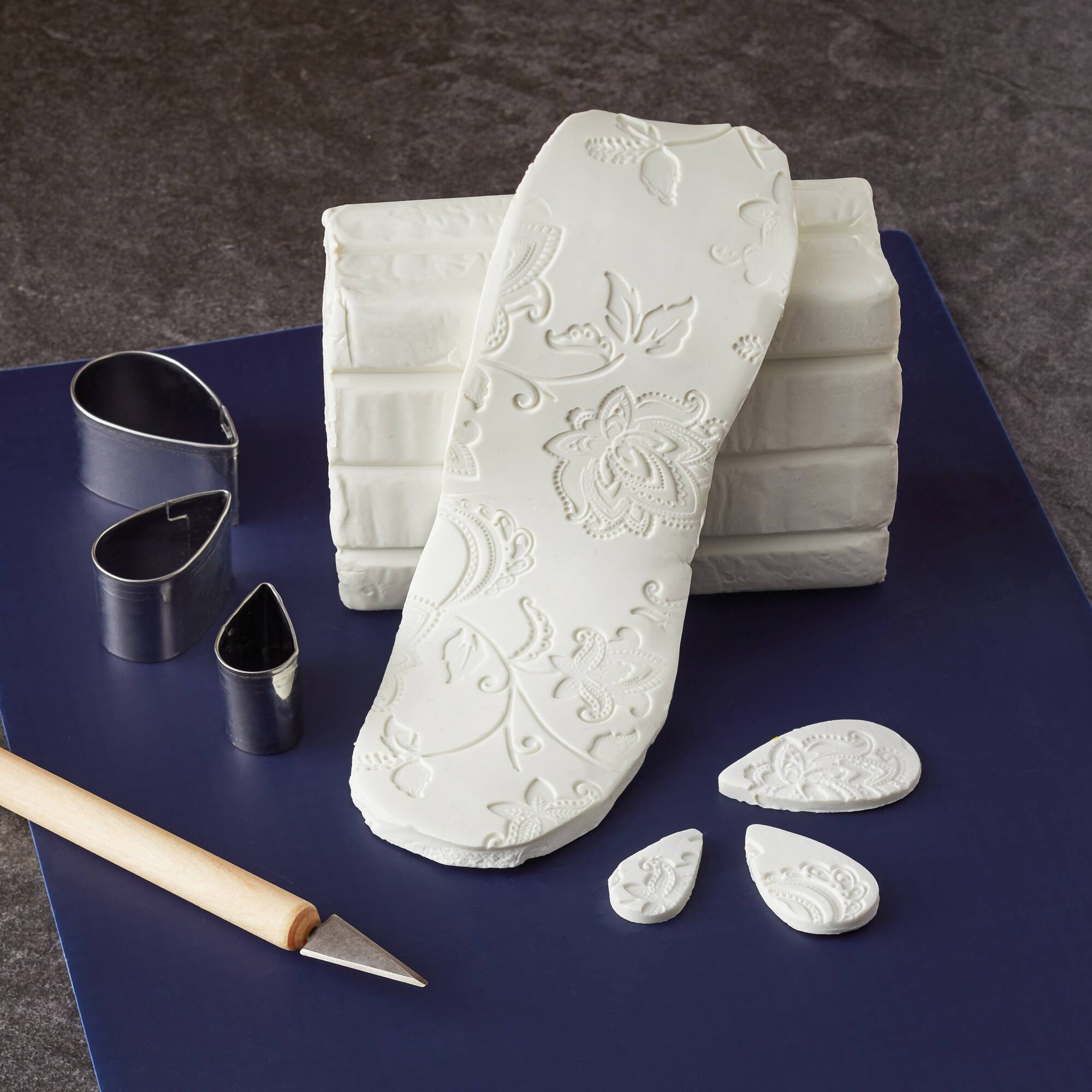 18 Pack: 1lb. Plastalina Modeling Clay by Craft Smart®